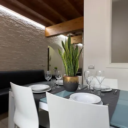 Medioevo Ii - Historic Center Apartment