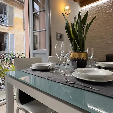 Medioevo Ii - Historic Center Apartment *